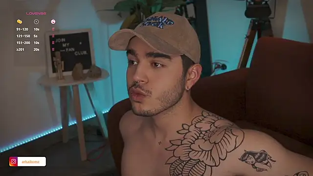 Snapshot of Arkaikomz chatting on 03.09.25 Arkaikomz online show from 03.09.25