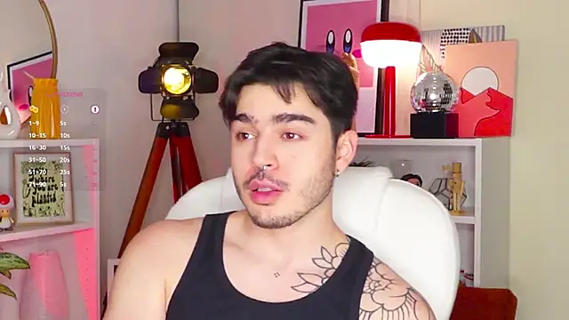 Snapshot of Arkaikomz chatting on 11.15.25 Arkaikomz online show from 11.15.25