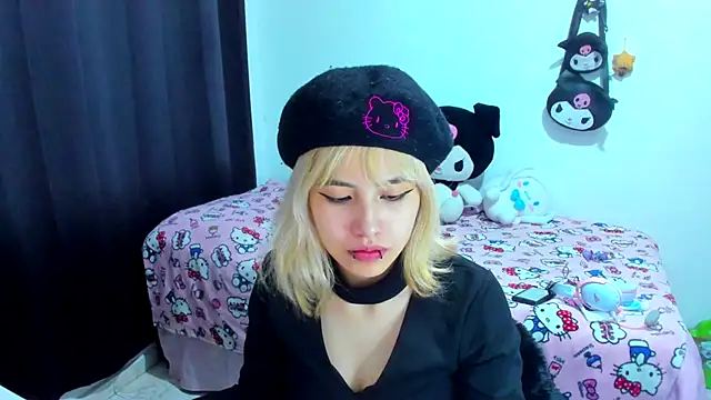 Akane-Mou online show from 10.26.25