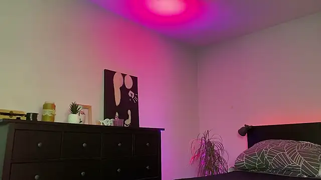 Snapshot of spottyyy chatting on 10.21.25 spottyyy online show from 10.21.25