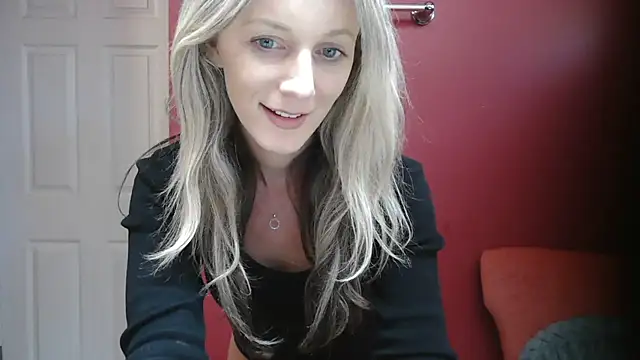 Snapshot of Heyitsmee33 chatting on 01.07.25 Heyitsmee33 online show from 01.07.25