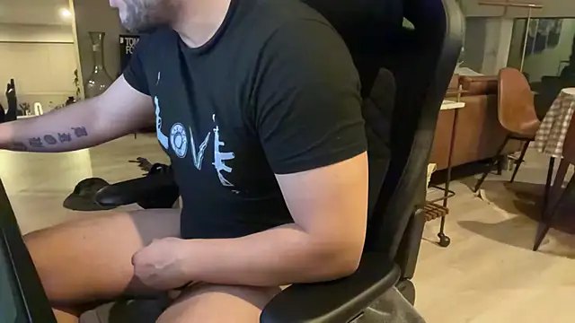 HungandThickLatin online show from 02.15.25