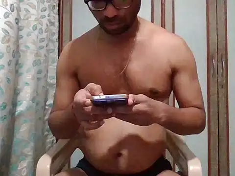 Snapshot of sexx4 chatting on 12.15.24 sexx4 online show from 12.15.24