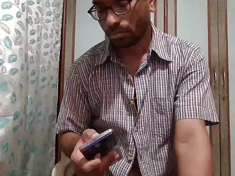 Snapshot of sexx4 chatting on 12.29.24 sexx4 online show from 12.29.24