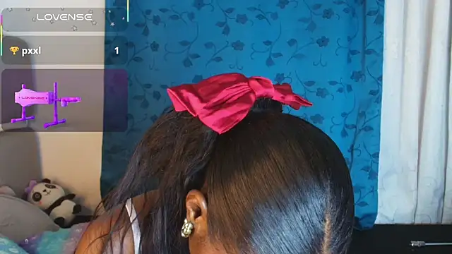 Snapshot of NatashaEgnath chatting on 11.07.25 NatashaEgnath online show from 11.07.25