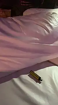 Snapshot of OSIRlS chatting on 01.09.25 OSIRlS online show from 01.09.25