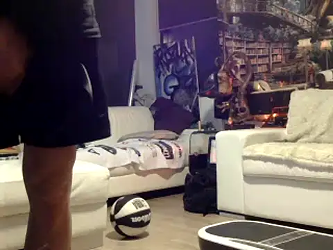 Snapshot of OSIRlS chatting on 01.18.25 OSIRlS online show from 01.18.25