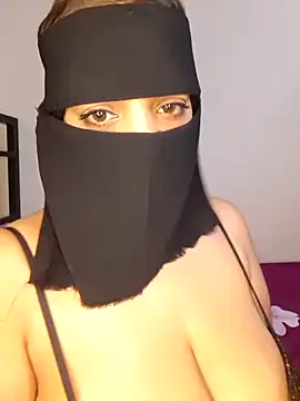 Snapshot of amerlov15 chatting on 10.08.25 amerlov15 online show from 10.08.25