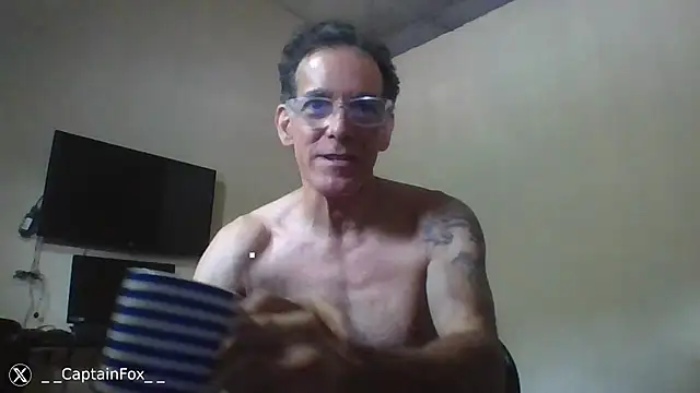 Snapshot of CaptainFox chatting on 08.04.26 CaptainFox online show from 08.04.26