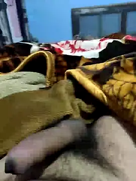 Snapshot of Deshilund9 chatting on 01.04.25 Deshilund9 online show from 01.04.25