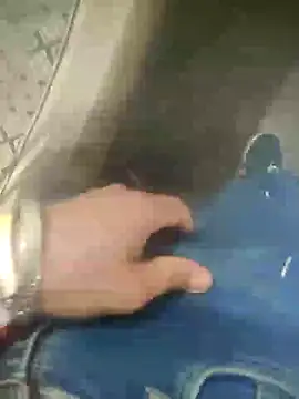 Snapshot of Deshilund9 chatting on 01.27.25 Deshilund9 online show from 01.27.25