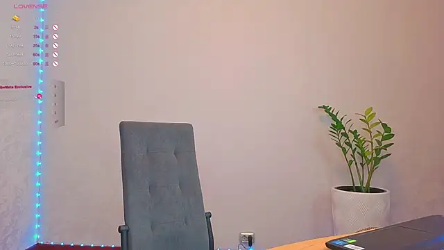 LovlyBambi online show from 09.19.25