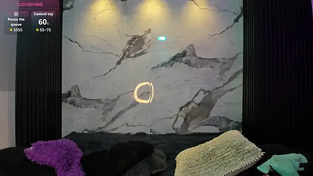 Snapshot of Darnellqueen chatting on 11.28.25 Darnellqueen online show from 11.28.25