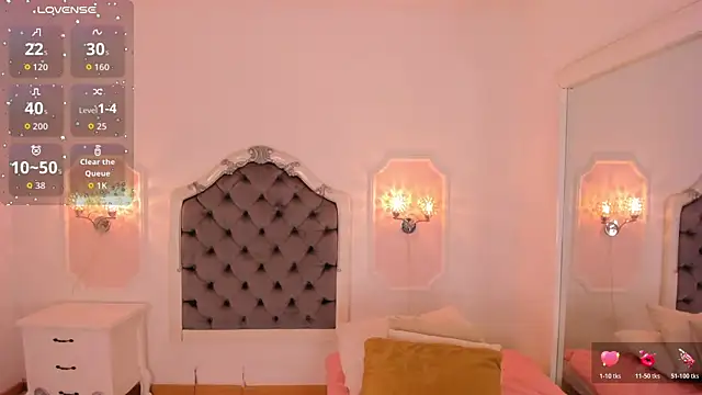 Valentina Ross  online show from 04.14.26