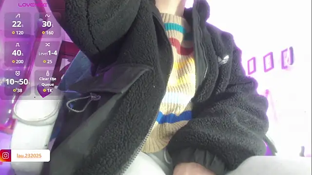 Snapshot of Laurel23_ chatting on 02.13.25 Laurel23 online show from 02.13.25