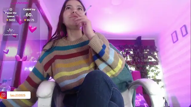 Snapshot of Laurel23_ chatting on 02.19.25 Laurel23 online show from 02.19.25