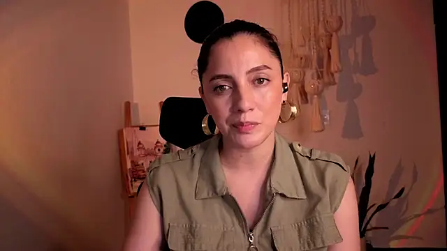 Mala Bad online show from 12.18.25