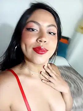 Snapshot of leah_passion chatting on 09.12.25 leah passion online show from 09.12.25