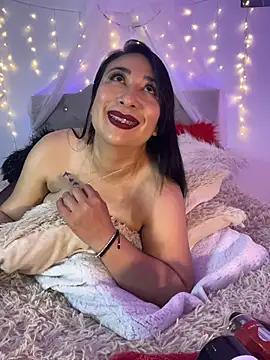 Karina Yang online show from 11.27.25