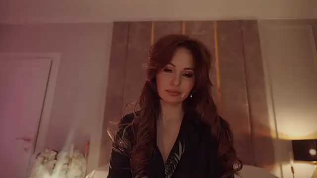 MilaDYstarlight online show from 12.19.25