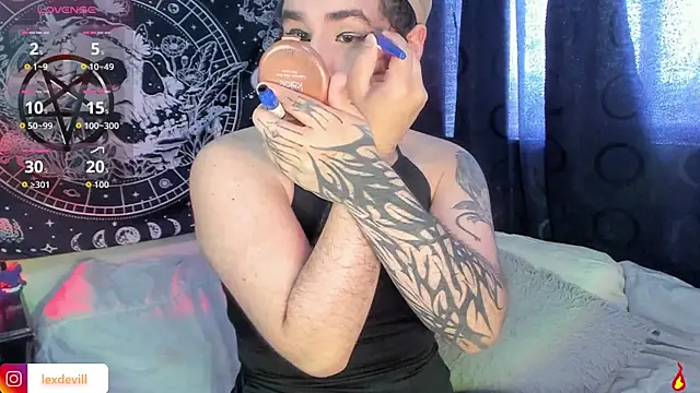 Snapshot of Lexxxxx_ chatting on 10.31.25 Lexxxxx online show from 10.31.25