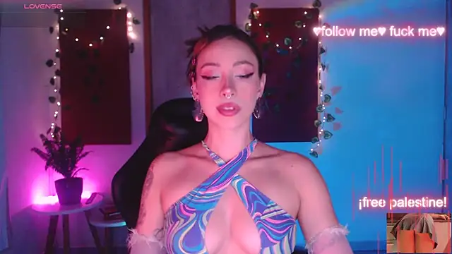 Snapshot of sakura_beauty chatting on 10.10.25 sakura beauty online show from 10.10.25