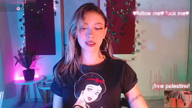 Snapshot of sakura_beauty chatting on 10.15.25 sakura beauty online show from 10.15.25