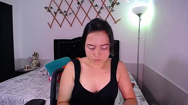 naughty girl 4u online show from 11.12.25