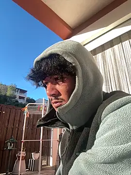 juniiorre online show from 11.05.25