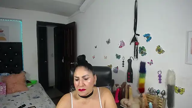 Snapshot of mature_bigboobs10 chatting on 05.14.26 mature bigboobs10 online show from 05.14.26