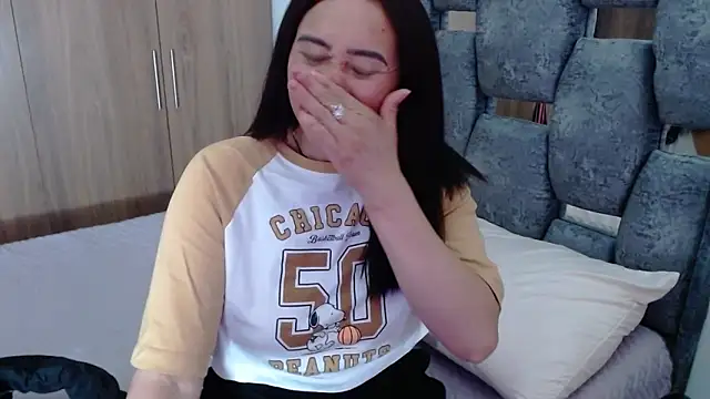 Snapshot of sara_hott_1 chatting on 03.21.25 sara hott 1 online show from 03.21.25