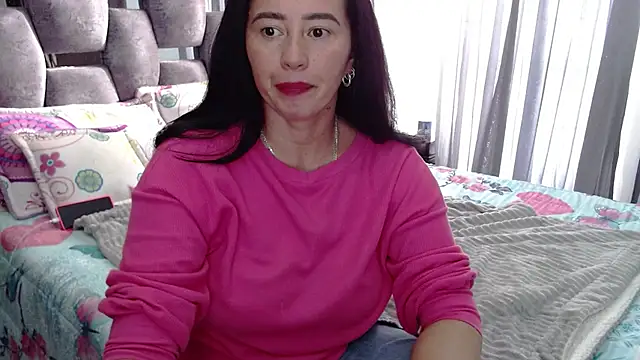 Snapshot of sara_hott_1 chatting on 11.07.25 sara hott 1 online show from 11.07.25