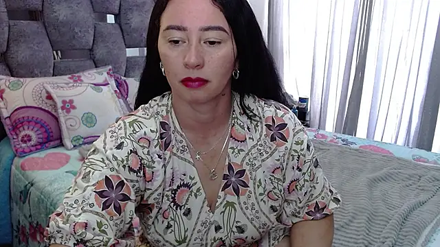 Snapshot of sara_hott_1 chatting on 11.09.25 sara hott 1 online show from 11.09.25