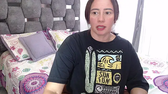 sara hott 1 online show from 04.10.26