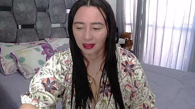 sara hott 1 online show from 05.18.26