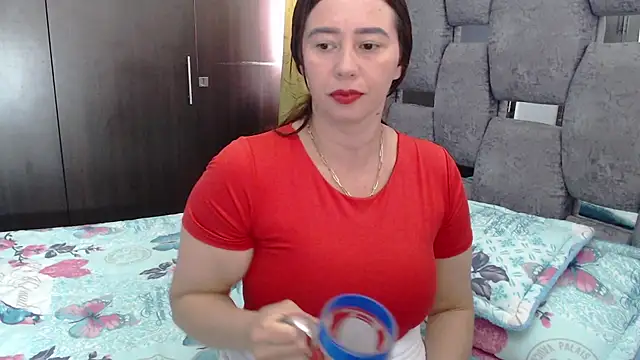 Snapshot of sara_hott_1 chatting on 06.23.26 sara hott 1 online show from 06.23.26