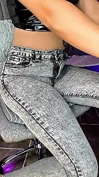 Snapshot of goddessalice chatting on 11.26.25 goddessalice online show from 11.26.25