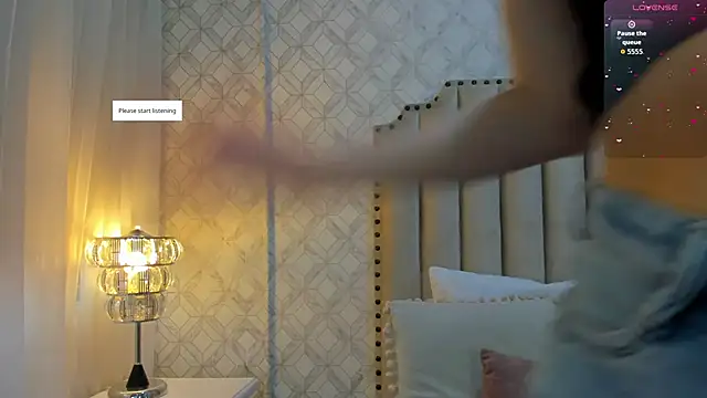 Pia Johnson  online show from 11.10.25