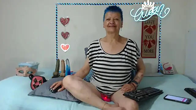 Snapshot of loquitaqueen011 chatting on 01.11.26 loquitaqueen011 online show from 01.11.26
