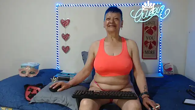 Snapshot of loquitaqueen011 chatting on 04.09.26 loquitaqueen011 online show from 04.09.26