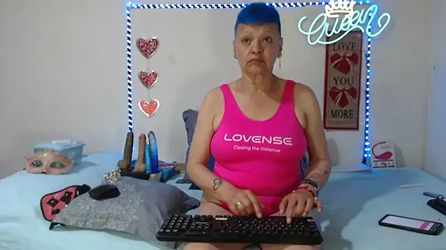 Snapshot of loquitaqueen011 chatting on 05.16.26 loquitaqueen011 online show from 05.16.26