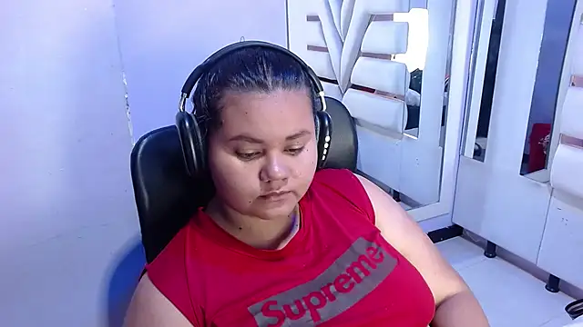 ValenTitis online show from 10.21.25