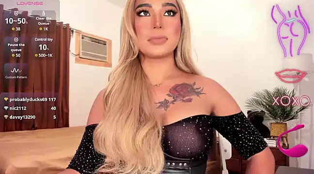 Lustrous Nathalie online show from 01.25.25