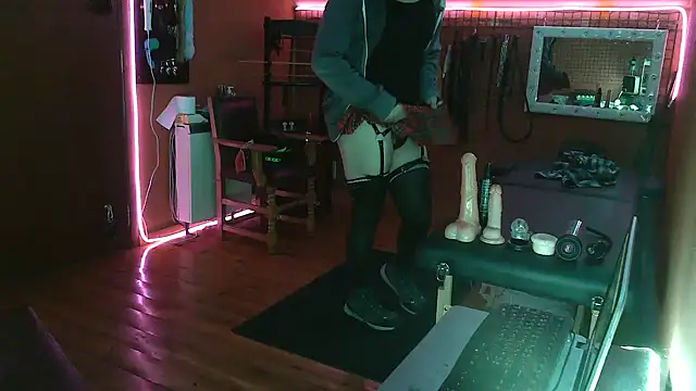 Snapshot of Ginny-the-bdsm-nympho chatting on 02.02.25 Ginny-the-bdsm-nympho online show from 02.02.25