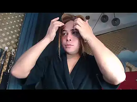 Snapshot of AntoniaSaints chatting on 11.16.25 AntoniaSaints online show from 11.16.25