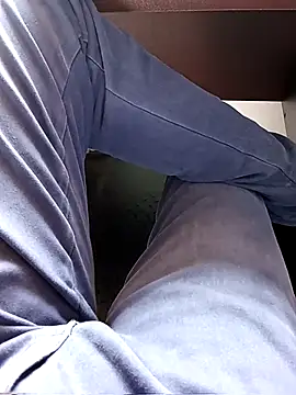 Snapshot of robinsan1010 chatting on 03.05.25 robinsan1010 online show from 03.05.25