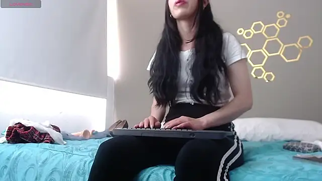 Snapshot of adriscute chatting on 01.09.25 adriscute online show from 01.09.25