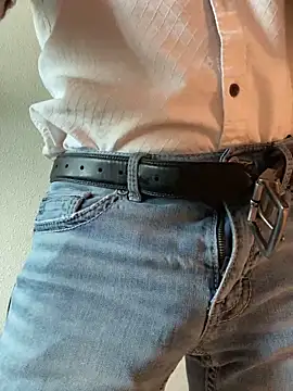 Snapshot of Stratus3031 chatting on 12.12.24 Stratus3031 online show from 12.12.24