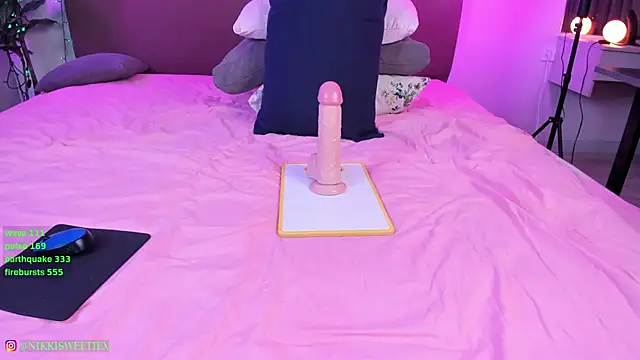 nikkisweetie online show from 12.21.24