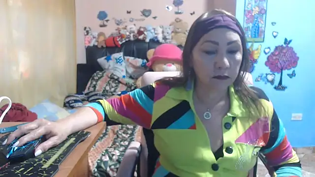 Snapshot of milfeddy_ chatting on 04.29.26 milfeddy online show from 04.29.26